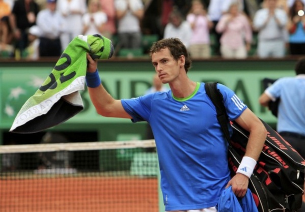 Andy Murray je prvič igral v polfinalu Roland Garrosa, na zmago na turnirju za grand slam pa bo moral počakati vsaj do Wimbledona. Britanci na svojega zmagovalca turnirjev velike četverice čakajo že 75 let