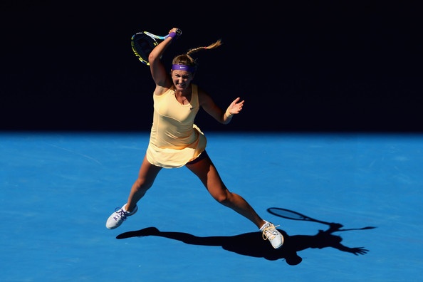 Branilka naslova v Melbournu in 1. igralka sveta Viktorija Azarenka se je v polfinalu rešila dvoboja s Sereno Williams