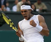 Rafael Nadal je tudi na travnati podlagi nepremagljiv