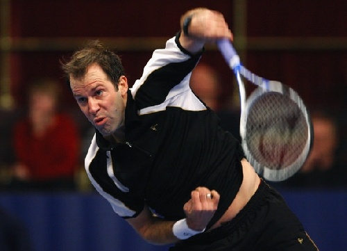 Greg Rusedski zna še vedno odlično servirati