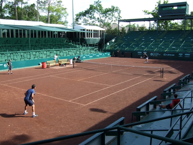 Nicolas Almagro se že pripravlja v Houstonu. Takole je odigral trening obračun z Ryanom Harrisonom.