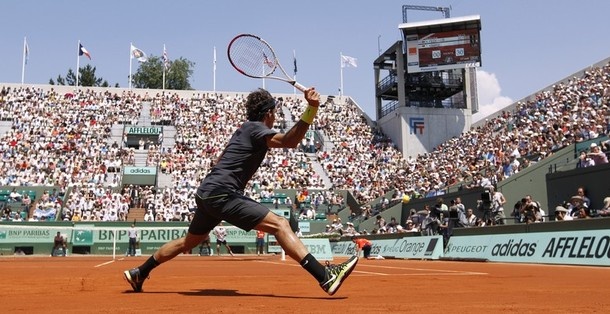 Roger Federer je po številu zmag na grand slamih ujel Jimmya Connorsa. Samo na Roland Garrosu jih ima točno 50