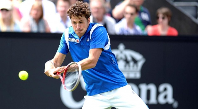Domačin Robin Haase je začel z zmago