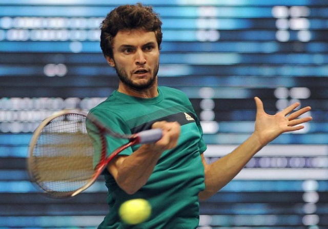 Gilles Simon je leta 2009 v finalu Bangkoka premagal Viktorja Troickega, jutri pa bo imel v finalu za tekmeca rojaka Richarda Gasqueta