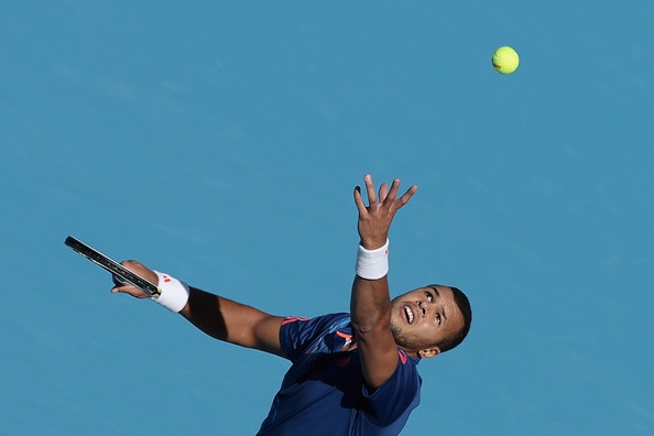 Jo-Wilfried Tsonga je z vstopom v finale pekinškega teniškega turnirja, ki se igra na olimpijskih prizoriščih iz leta 2008, vedno bližje uvrstitvi na zaključni masters