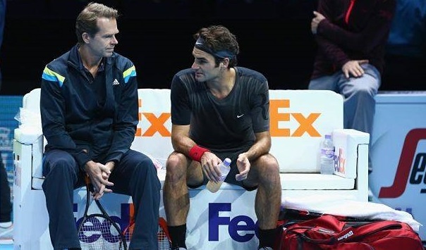 Roger Federer (levo njegov trener Stefan Edberg) bo imel priložnost, da se Milosu Raonicu oddolži za poraz v četrtfinalu Mastersa v Parizu.