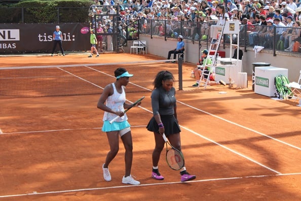 Serena in Venus Williams sta v Rimu klonili v 1. krogu dvojic proti slovenski navezi Srebotnik/Klepač