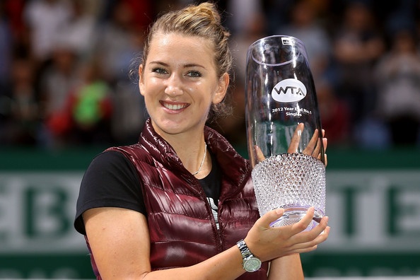 Belorusinja Viktorija Azarenka kljub polfinalnemu porazu, na zaključnem turnirju v Carigradu, končuje leto kot številka 1