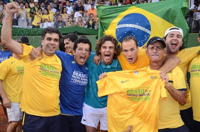 Brazilci so kar s 5-0 premagali Ruse in jih  poslali v 1. evroafriško skupino