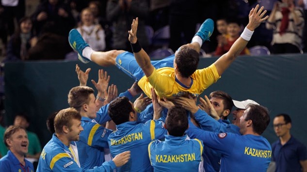 Kazahstanci so se v četrtfinale pokala Davis prebili po zmagi nad Italijani