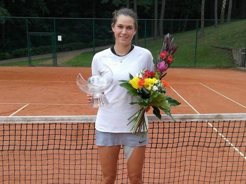 Miriam Kolodziejova je v finalu domačega ITF turnirja v Pragi premagala Nastjo Kolar