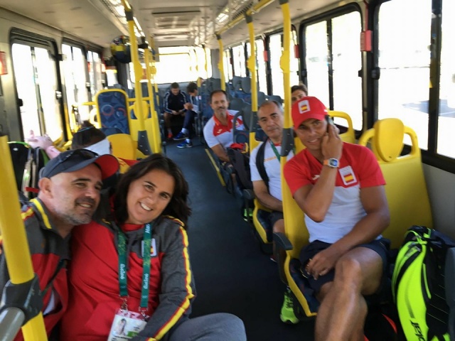 Nadal je z ekipo pripotoval v Rio, kjer je novinarjem zaupal, da bodo o nastopu odločali prihajajoči dnevi.