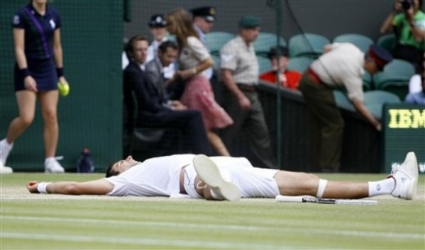 Novak Djoković se je prvič v karieri uvrstil v finale Wimbledona ter postal številka 1 svetovnega tenisa