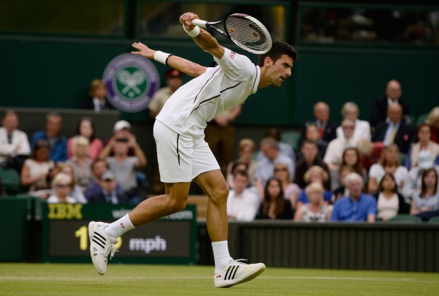 Novak se ni namučil v 2. krogu Wimbledona in  po izpadu Nadala in Federerja skupaj  z Murrayem ostaja prvi favorit za naslov
