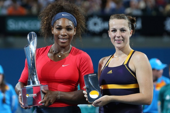 Finalistki letošnjega WTA Premier turnirja v Brisbanu - zmagovalka Serena Williams in Anastasja Pavljučenkova