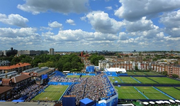 Prelepo prizorišče teniškega ATP turnirja v Queensu (London), kjer bosta v nedeljskem finalu igrala Andy Murray in Jo-Wilfried Tsonga