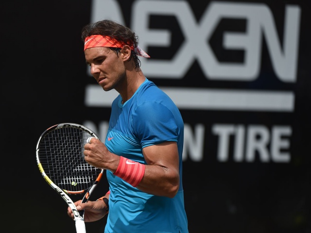 Rafa Nadal je dobil še peti medsebojni obračun z Viktorjem Troickim. Španec je na travi spet slavil po petih letih.