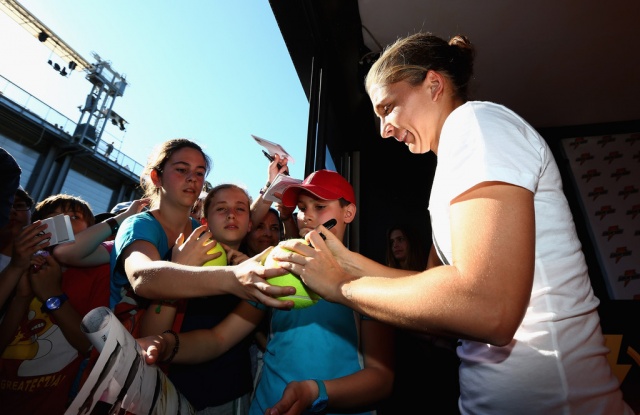 Sara Errani je druga Italijanka, ki se bo prebila v TOP5 na WTA lestvici ter prva polfinalistka letošnjega turnirja v Rimu.  Brez boja ji je četrtfinale predala Marija Šarapova