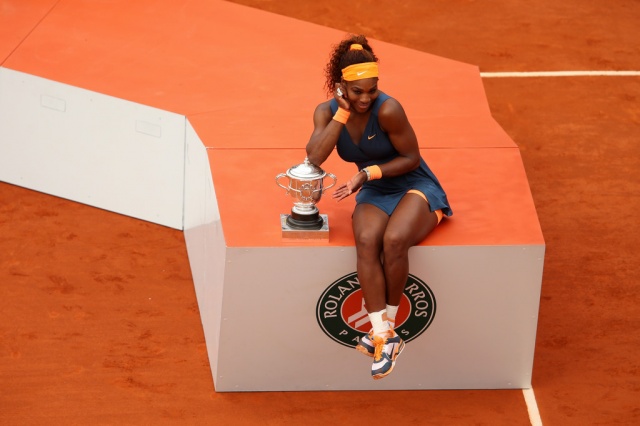 Serena Williams je po enajstih letih spet zmagala na  Roland Garrosu. Po toliko letih še nobeni v odprti dobi tenisa  ni uspelo ponoviti uspeha na grand slamih
