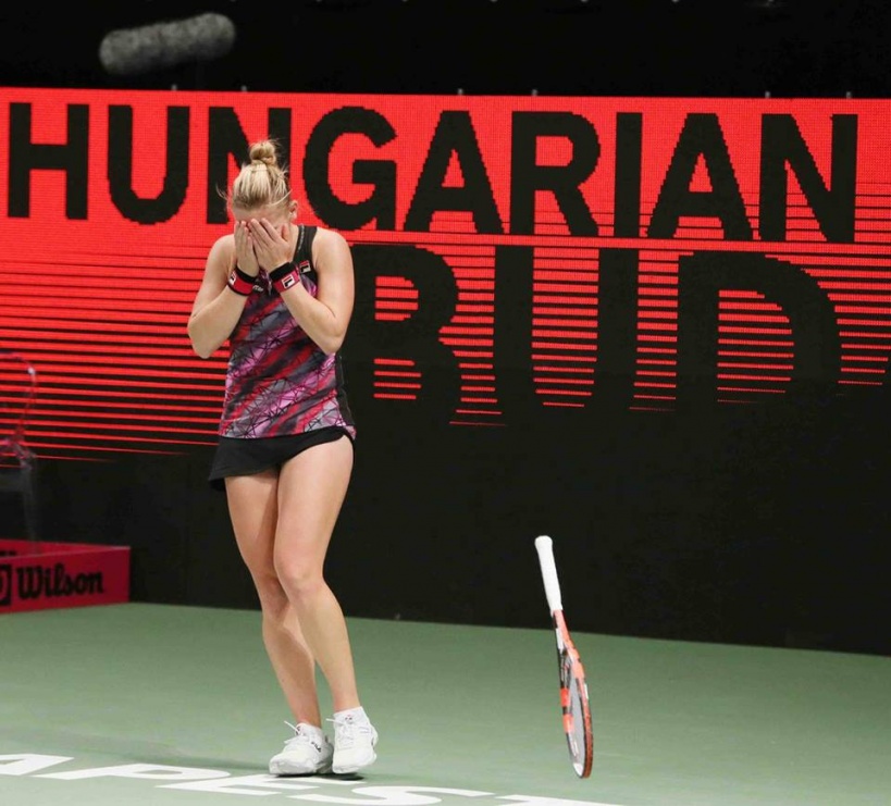 Timea Babos je uspela. Kot 1. nosilka in domačinka je osvojila WTA turnir v Budimpešti in razveselila organizatorje ter polno dvorano
