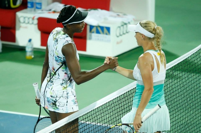 Venus Williams in Caroline Wozniacki se nista pomerili skoraj šest let, a rezultat je bil tudi tokrat enak. Zmagala je Američanka, ki ima sedaj na računu vseh pet zmag, za dodatek pa je prišla v največji finale po skoraj štirih letih.