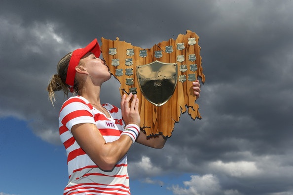 Jelena Vesnina je prekinila črn niz porazov v finalih ter v Hobartu končno dvignila prvo lovoriko v karieri