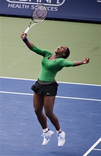 Super Serena Williams je zmagoslavno skočila v zrak!