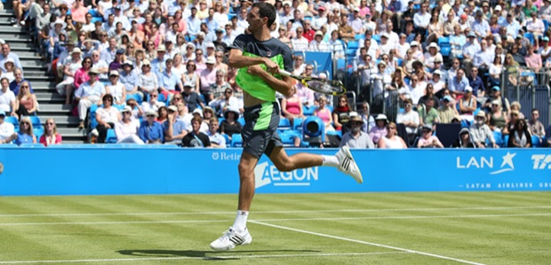 Tretji britanski tenisač je bil drugič boljši od Blaža Role v zadnjih nekaj dnevih. Premagal ga je na pesku na Roland Garrosu, sedaj še na travi v Londonu.