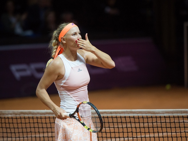 Caroline Wozniacki bo v Stuttgartu poskušala osvojiti 24. karierni naslov. Njena tekmica bo domačinka Angelique Kerber, vsekakor pa bo ta turnir novo zmagovalko
