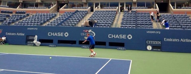 Grega Žemlja se bo na največjem teniškem stadionu na svetu zoperstavil petkratnemu zmagovalcu OP ZDA Rogerju Federerju