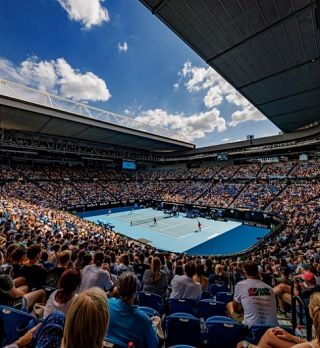 Prva igralka sveta Barty v finalu Melbourna proti vroči Američanki Collins