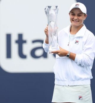 Ashleigh Barty znova slavila v Miamiju!