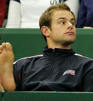 Andy Roddick se vrača na teniška igrišča!
