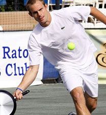 VIDEO! Sedaj lahko vidimo kako je Andy Roddick zmagal s kuhinjsko ponvo!