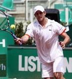 Roddick začel turnirje na pesku z zmago, Federer švignil mimo Canasa