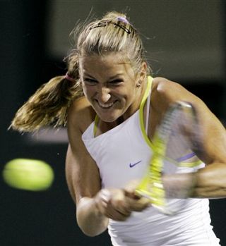 Victoria Azarenka kot orkan, Svetlana Kuznecova pa še brani rusko čast!