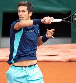 Bedene bi brez težav z roko bolje pariral Schwartzmanu