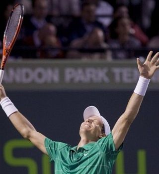 Berdych ubranil zaključno žogo nato pa potopil Federerja!