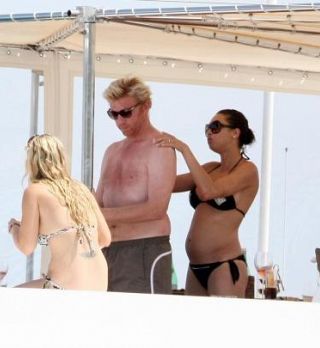 FOTO: Boris Becker in noseča Lilly Kerssenberg na jahti v St. Tropezu!