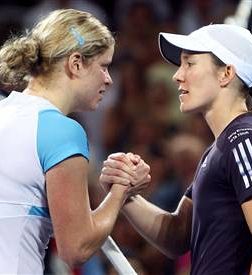 Kim Clijsters in Justine Henin bosta igrali na nogometnem stadionu pred 40,000 gledalci!