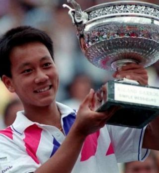 Najmlajši zmagovalec Roland Garrosa Michael Chang, je bil po sedmih letih spet prisoten na turnirju!