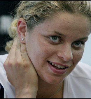 Se Kim Clijsters vrača med profesionalke?