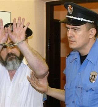 15 mesecev zapora zaradi grožnje avstralski veleposlanici!