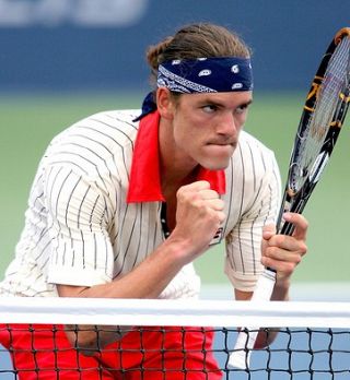 Frank Dancevic izločil prvopostavljenega Tursunova