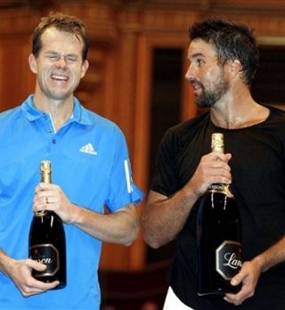 FOTO! Pat Rafter premagal Stefana Edberga in slavil v Londonu!
