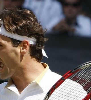 Federer brez težav v sedmi wimbledonski finale!