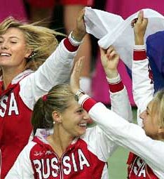 Sharapova bo debitirala za Rusijo v Fed Cupu naslednji mesec