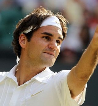 Roger Federer se je ogrel; John Isner brez nabojev