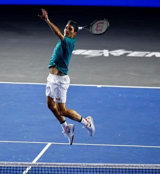 Po več kot letu dni se 'začasno' vrača Roger Federer