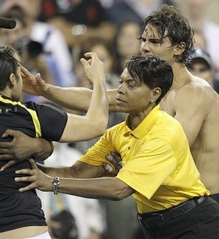 FOTO,VIDEO! Rafael Nadal se je vrnil in doživel podoben napad kot Federer v Parizu!